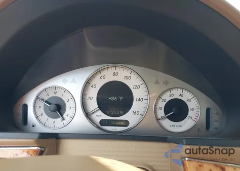 2008 Mercedes-Benz E 350 4Matic z USA, uszkodzony, nr VIN WDBUF87X38B201939